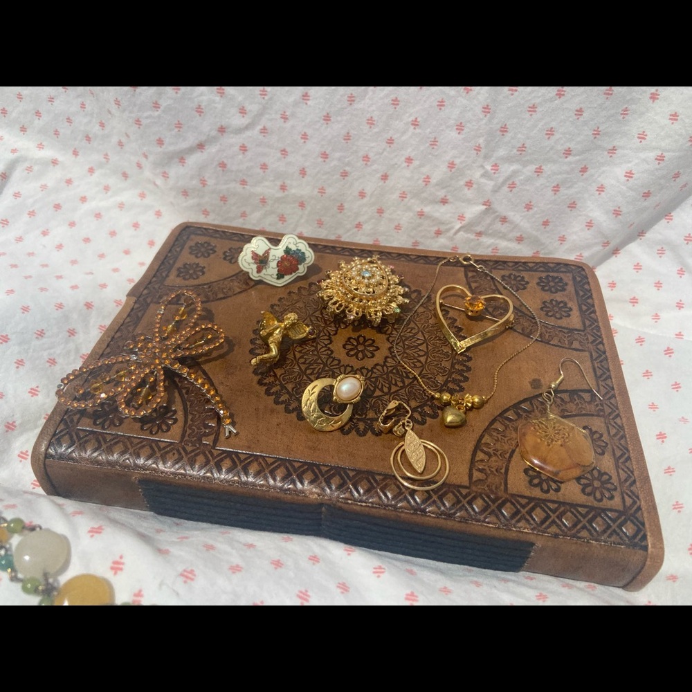 Odds and ends jewelry bundle